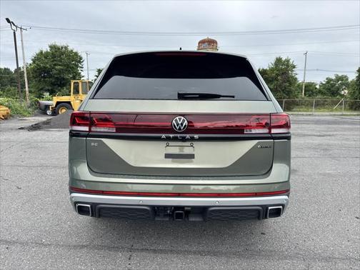 2025 Volkswagen Atlas 2.0T Peak Edition