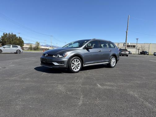 Platinum Gray Metallic 2017 Volkswagen Golf Alltrack TSI SE