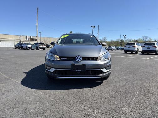 Platinum Gray Metallic 2017 Volkswagen Golf Alltrack TSI SE