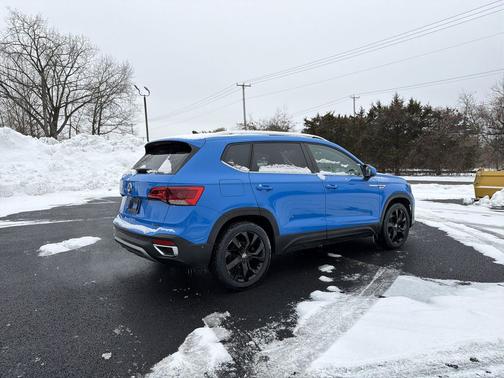 2023 Volkswagen Taos 1.5T SE