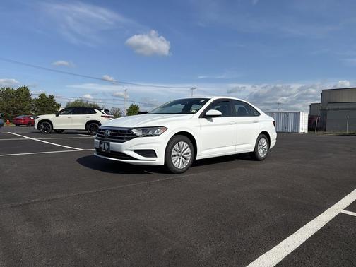 Pure White 2019 Volkswagen Jetta 1.4T S