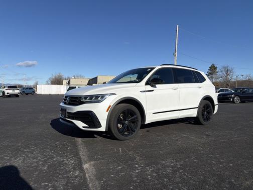 2023 Volkswagen Tiguan 2.0T SE R-Line Black 4MOTION