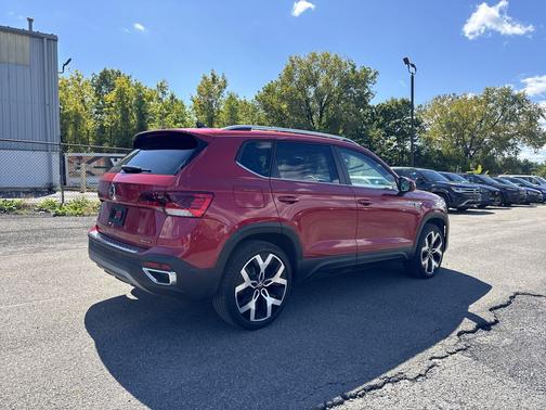 2022 Volkswagen Taos 1.5T SEL