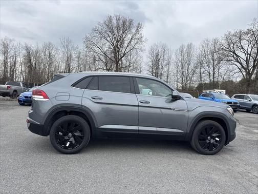 2025 Volkswagen Atlas Cross Sport 2.0T SE w/Technology 4MOTION