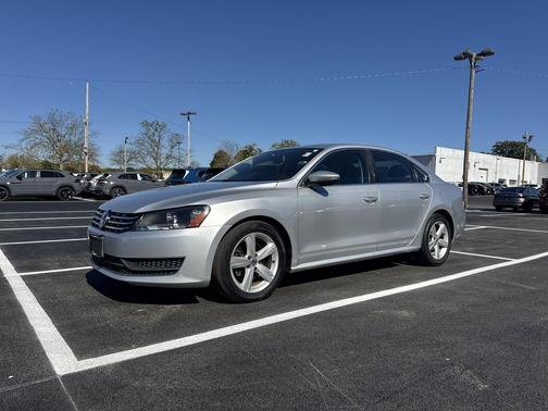 2012 Volkswagen Passat Base