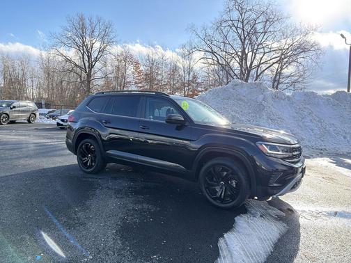 2022 Volkswagen Atlas 2.0T SE w/Technology 4MOTION