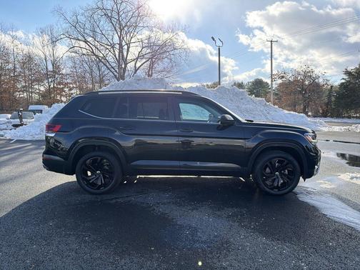 2022 Volkswagen Atlas 2.0T SE w/Technology 4MOTION