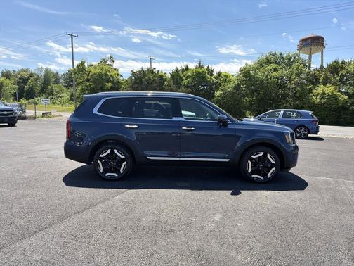 Midnight Lake Blue 2024 Kia Telluride S