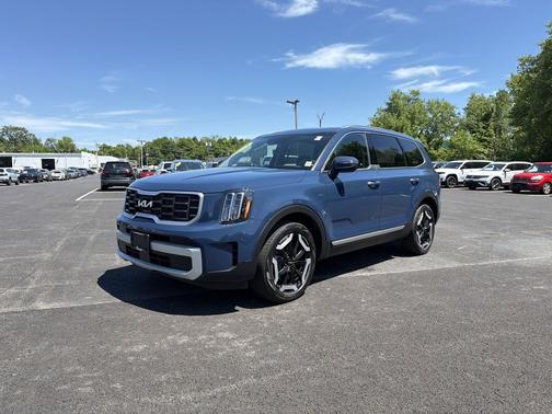 Midnight Lake Blue 2024 Kia Telluride S