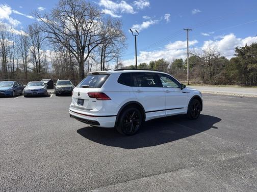 2023 Volkswagen Tiguan 2.0T SE R-Line Black 4MOTION