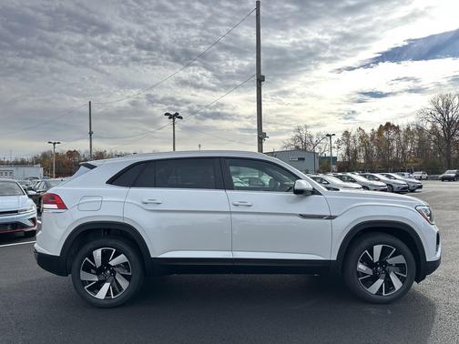 2026 Volkswagen Atlas Cross Sport 2.0T SE w/Technology 4MOTION