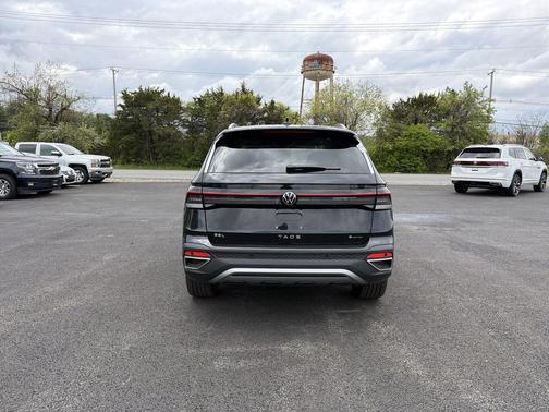 Deep Black Pearl 2026 Volkswagen Taos SEL