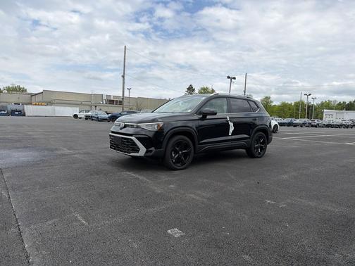 Deep Black Pearl 2026 Volkswagen Taos SEL