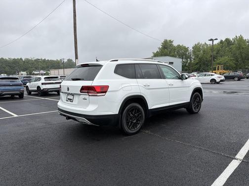 Pure White 2019 Volkswagen Atlas 3.6L SE