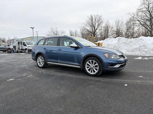 2017 Volkswagen Golf Alltrack TSI S