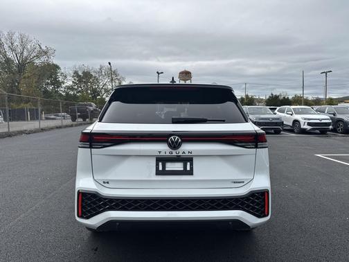 2025 Volkswagen Tiguan 2.0T SE R-Line Black 4MOTION