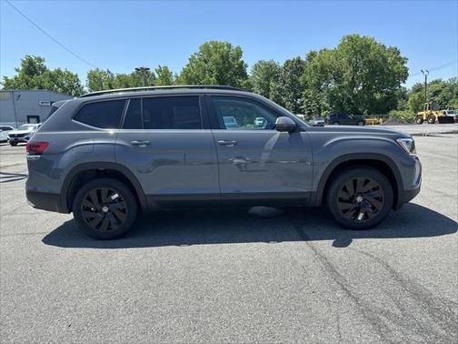 2025 Volkswagen Atlas 2.0T SE w/Technology 4MOTION