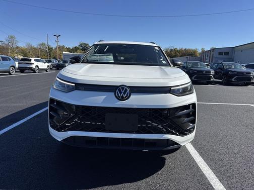 2025 Volkswagen Tiguan 2.0T SE R-Line Black 4MOTION