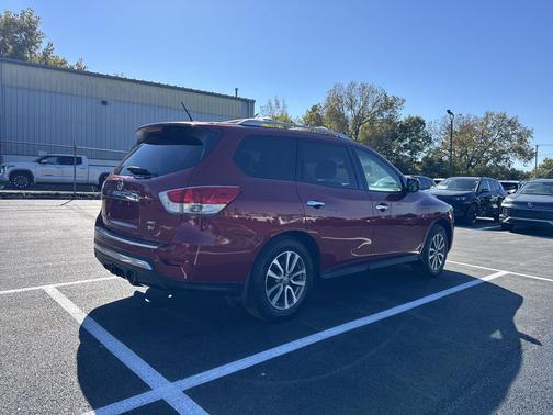 2015 Nissan Pathfinder SV