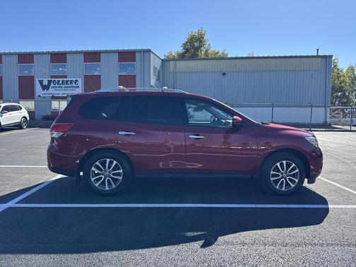 2015 Nissan Pathfinder SV