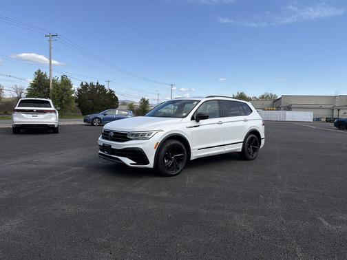 Opal White Pearl 2024 Volkswagen Tiguan 2.0T SE R-Line Black 4MOTION