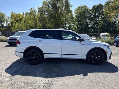 2024 Volkswagen Tiguan 2.0T SE R-Line Black 4MOTION