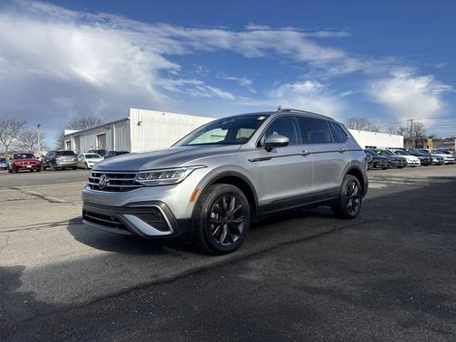 Pyrite Silver Metallic 2022 Volkswagen Tiguan 2.0T SE 4MOTION
