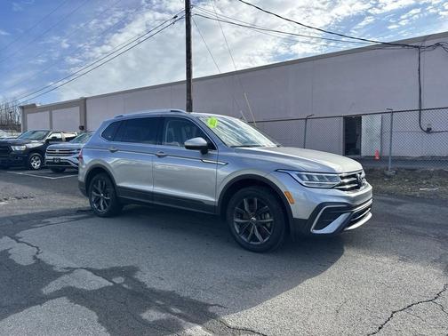 Pyrite Silver Metallic 2022 Volkswagen Tiguan 2.0T SE 4MOTION