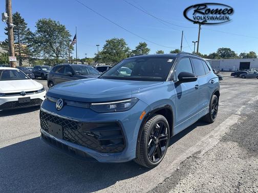 2025 Volkswagen Tiguan 2.0T SE R-Line Black 4MOTION