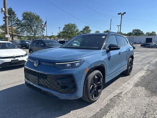 2025 Volkswagen Tiguan 2.0T SE R-Line Black 4MOTION
