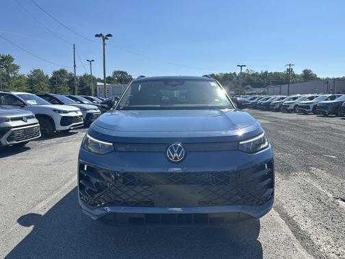 2025 Volkswagen Tiguan 2.0T SE R-Line Black 4MOTION