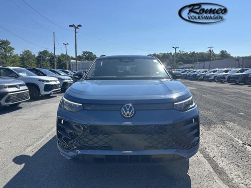 2025 Volkswagen Tiguan 2.0T SE R-Line Black 4MOTION