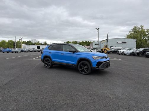 Cornflower Blue w/Deep Black Roof 2026 Volkswagen Taos SE Black