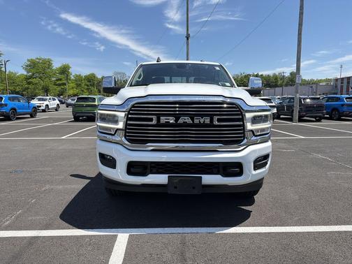 Bright White Clearcoat 2024 RAM 2500 Laramie Crew Cab 4x4 6'4' Box