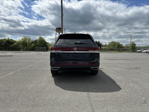 2025 Volkswagen Atlas 2.0T SE