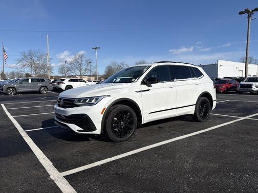 2022 Volkswagen Tiguan 2.0T SE R-Line Black 4MOTION