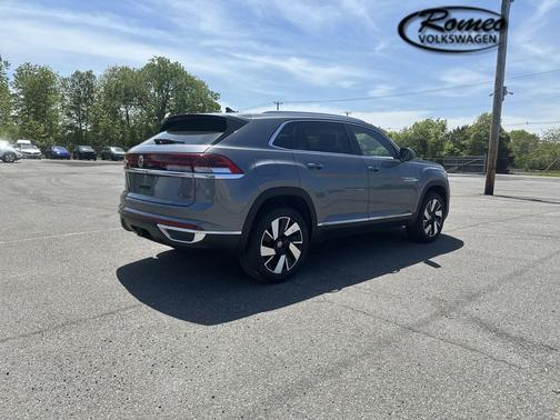 2025 Volkswagen Atlas Cross Sport 2.0T SEL