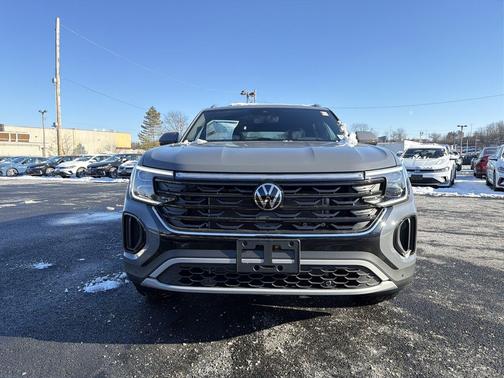 pure gray 2026 Volkswagen Atlas Cross Sport 2.0T SEL