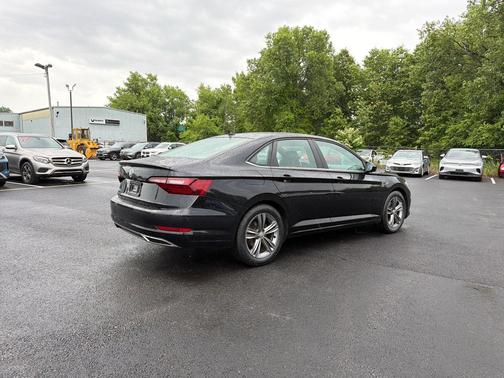Deep Black Pearl 2021 Volkswagen Jetta 1.4T R-Line