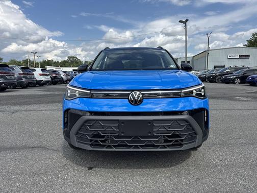 2025 Volkswagen Taos 1.5T SE Black