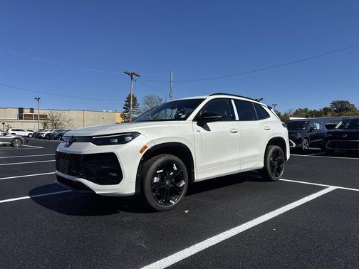 2025 Volkswagen Tiguan 2.0T SE R-Line Black 4MOTION