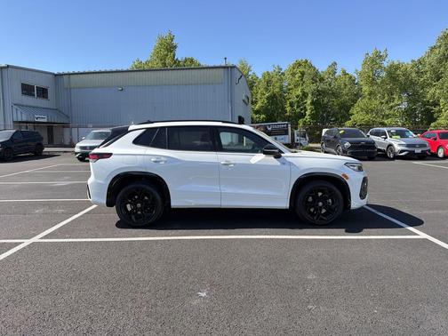 Pure White 2025 Volkswagen Tiguan 2.0T SE R-Line Black 4MOTION
