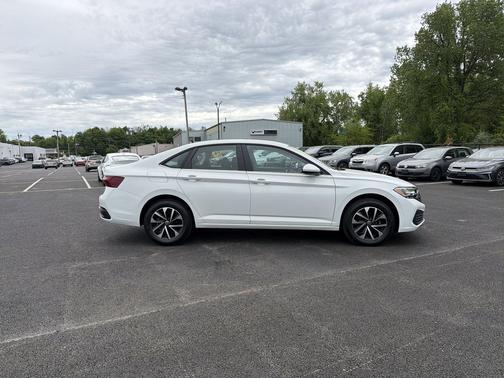 Pure White 2023 Volkswagen Jetta 1.5T S