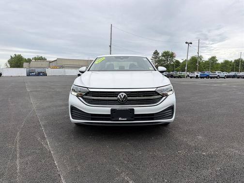 Pure White 2023 Volkswagen Jetta 1.5T S
