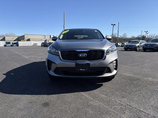 Titanium Silver 2019 Kia Sorento LX
