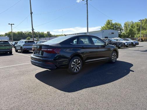 Deep Black Pearl 2026 Volkswagen Jetta 1.4T S