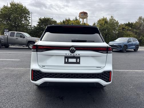 2025 Volkswagen Tiguan 2.0T SE R-Line Black 4MOTION