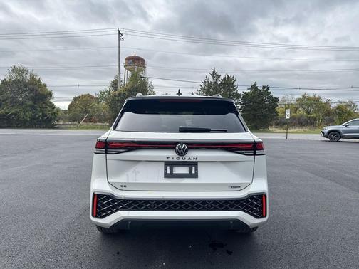 2025 Volkswagen Tiguan 2.0T SE R-Line Black 4MOTION