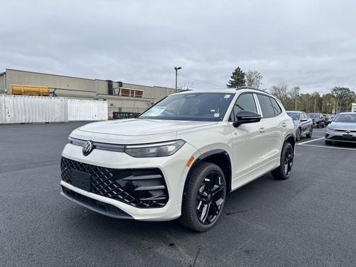 2025 Volkswagen Tiguan 2.0T SE R-Line Black 4MOTION