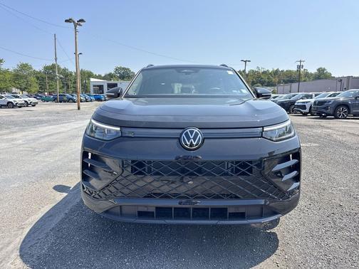 2025 Volkswagen Tiguan 2.0T SE R-Line Black 4MOTION